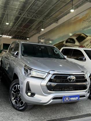 TOYOTA HILUX 2.8 D-4D TURBO DIESEL CD SRX 4X4 AUTOMÁTICO